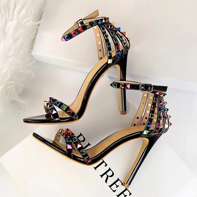 Polished Sandals with an Effortless Classic Look