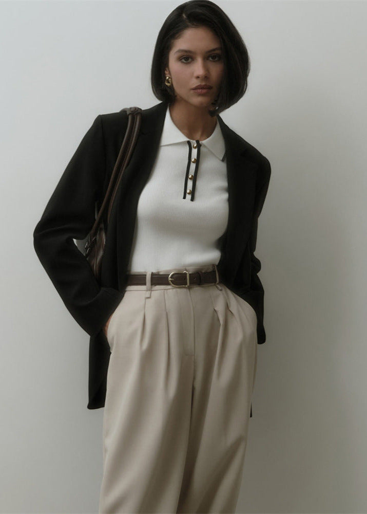 Well Tailored Top with a Graceful Silhouette