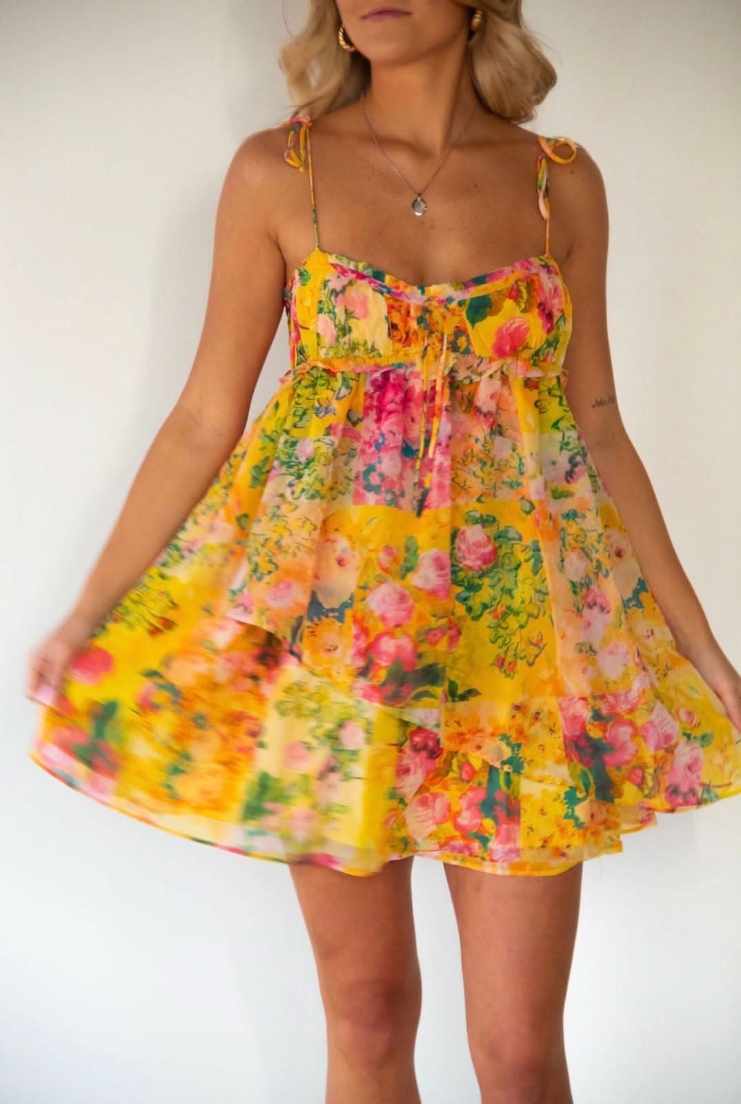 Well Tailored Dress with a Graceful Silhouette