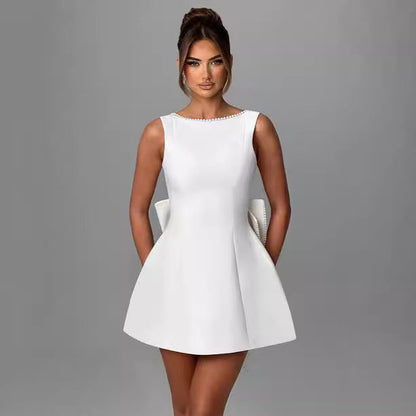 Sophisticated Garment with a Clean Classic Look