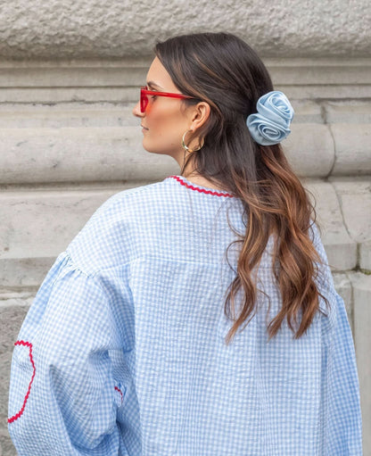 Beautifully Finished Top in a Timeless Design