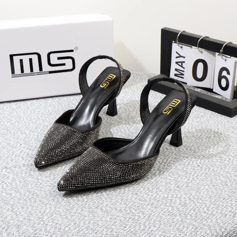 Well Tailored Heels with a Graceful Silhouette