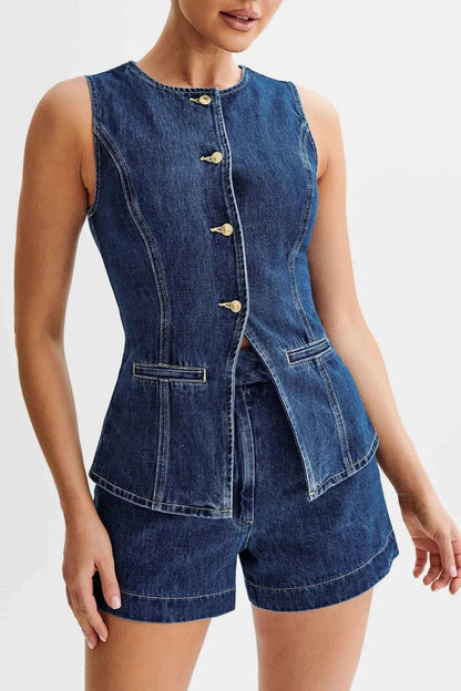 Well Tailored Garment with a Graceful Silhouette