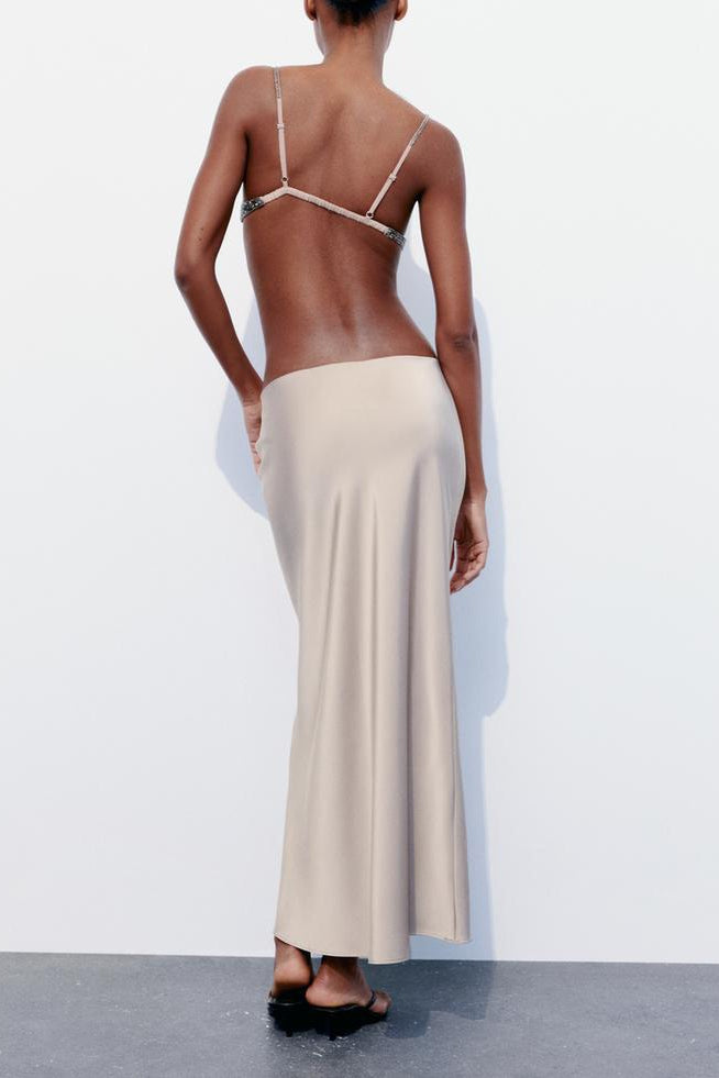 Well Tailored Garment with a Graceful Silhouette