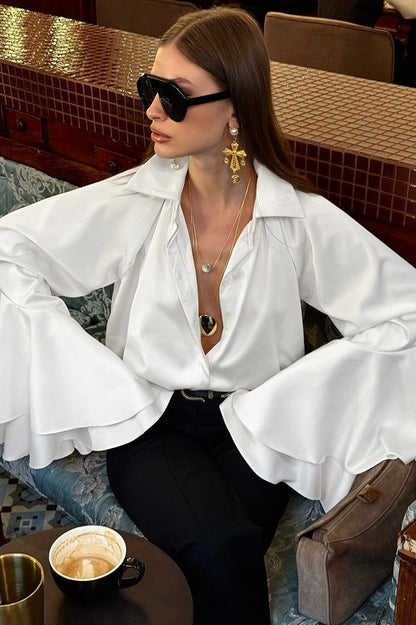 Effortlessly Elegant Blouse with a Timeless Design