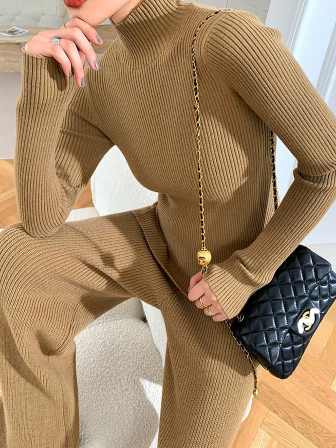 Effortlessly Elegant Garment with a Timeless Design