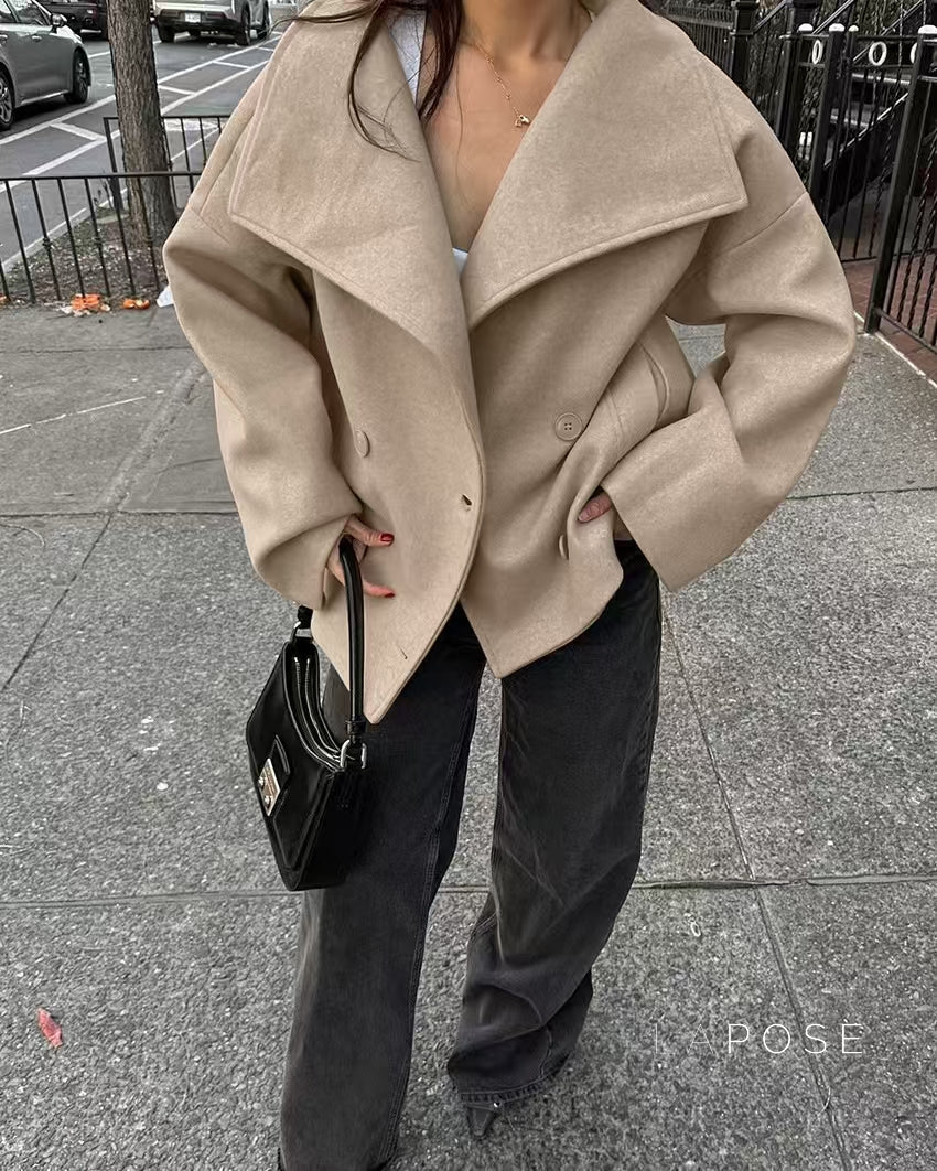 Elegantly Styled Jacket for Everyday Wear
