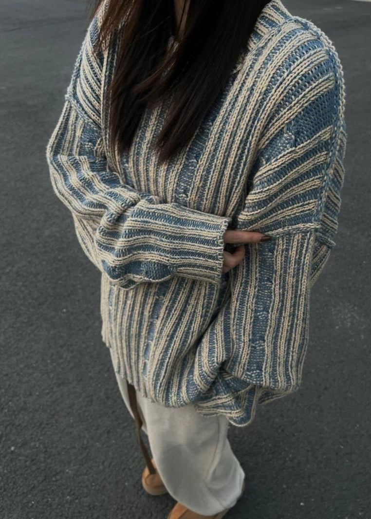 Effortlessly Elegant Sweater with a Timeless Design
