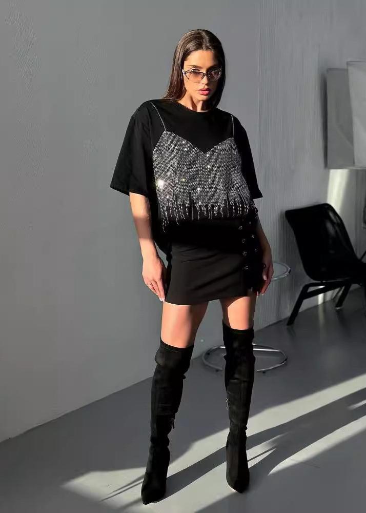 Gracefully Styled Garment for Any Occasion