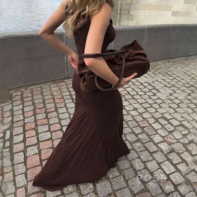 Gracefully Styled Garment for Any Occasion