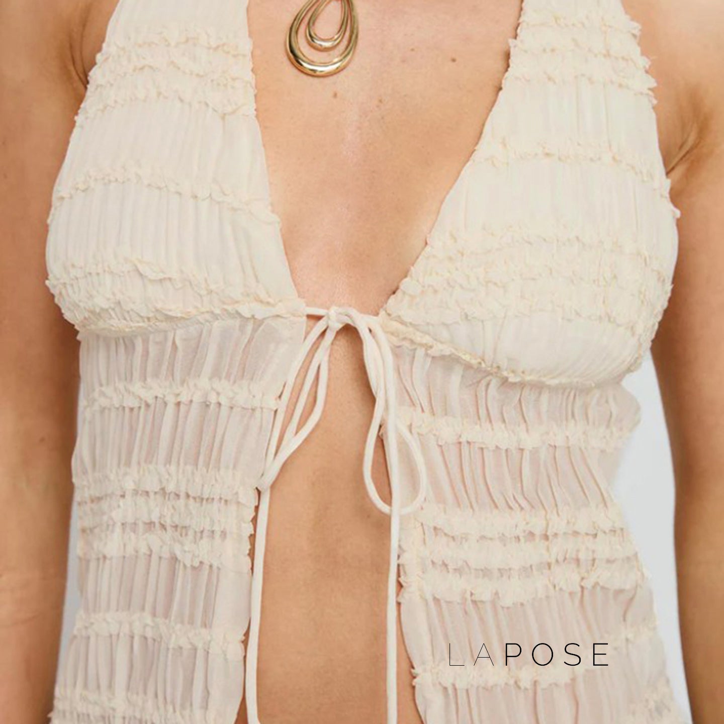 Well Tailored Top with a Graceful Silhouette