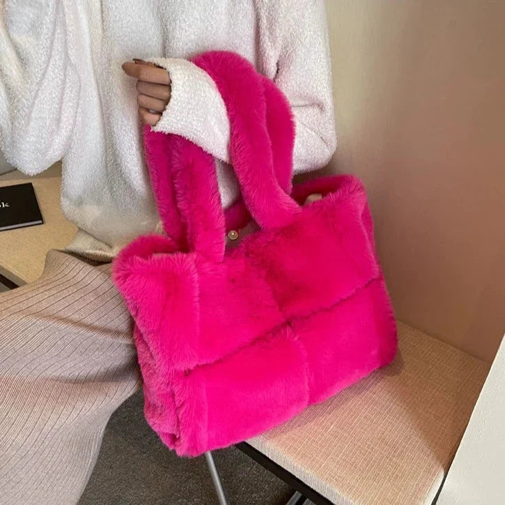 Polished Bag with an Effortless Classic Look
