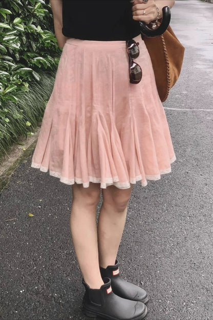 Effortlessly Elegant Garment with a Timeless Design