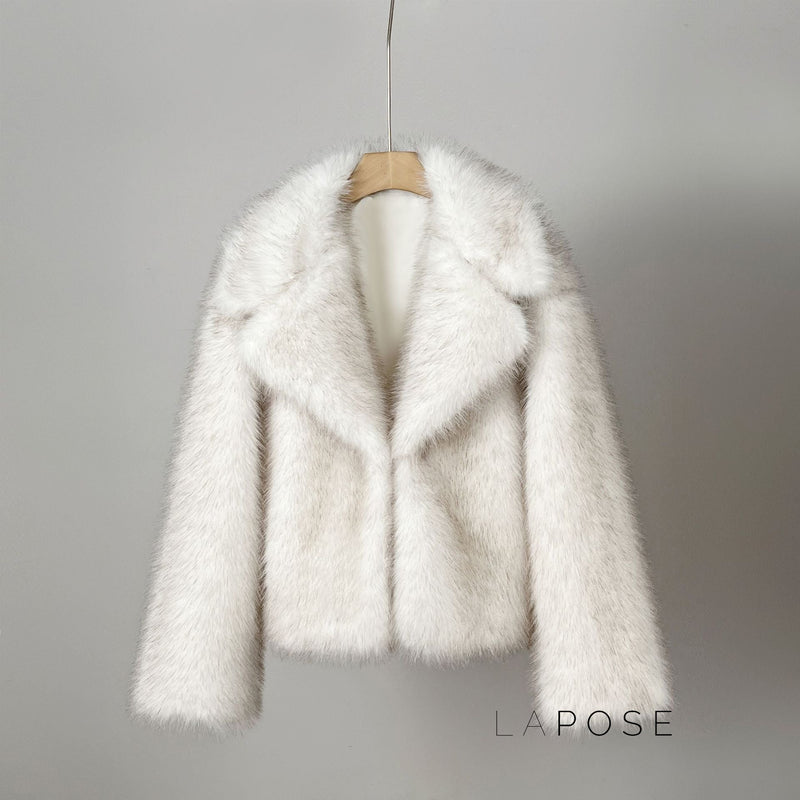 Beautifully Finished Coat in a Timeless Design