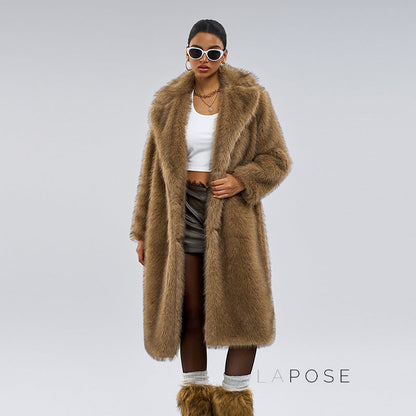 Beautifully Finished Coat in a Timeless Design