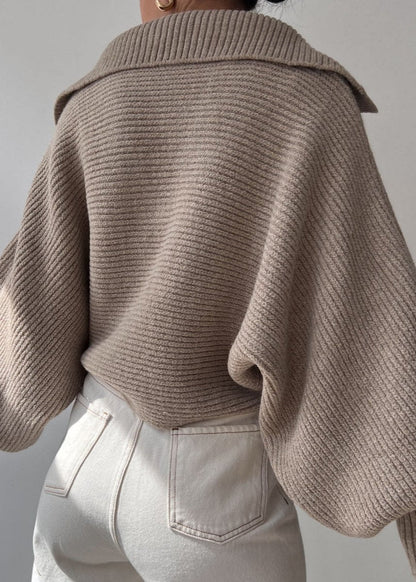 Well Tailored Sweater with a Graceful Silhouette
