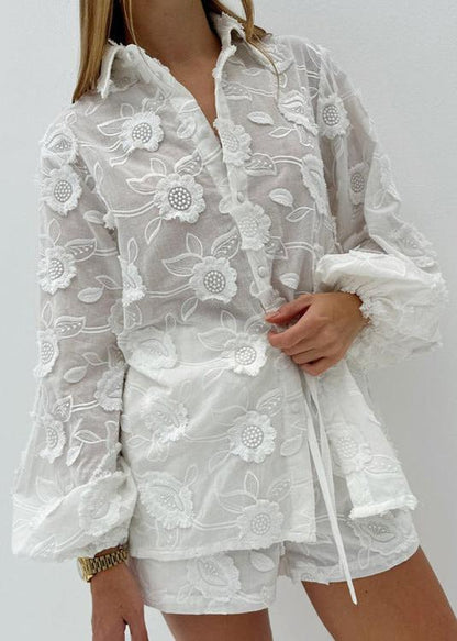 Classic Vintage Shirt with a Flattering Fit