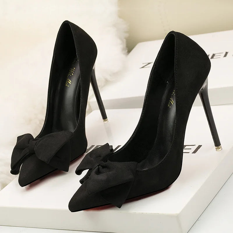 Polished Heels with an Effortless Classic Look