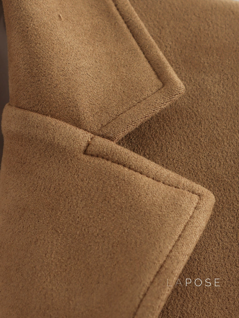 Effortlessly Elegant Garment with a Timeless Design