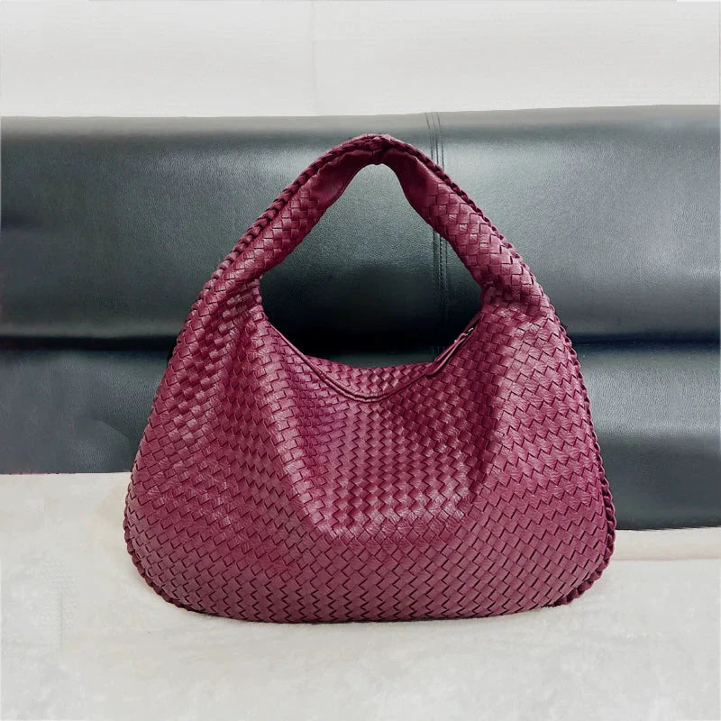 Well Tailored Bag with a Graceful Silhouette