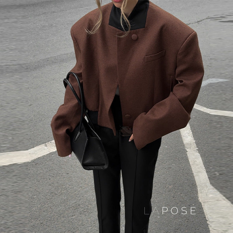 Effortlessly Elegant Jacket with a Timeless Design