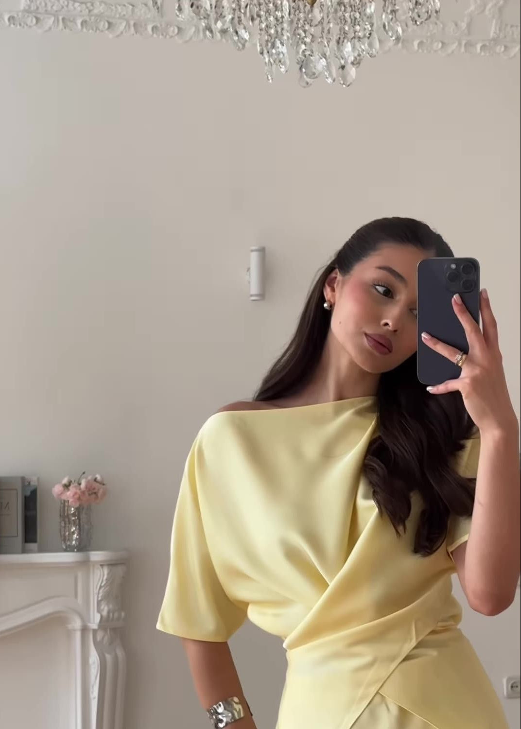 Classic Vintage Blouse with a Flattering Fit