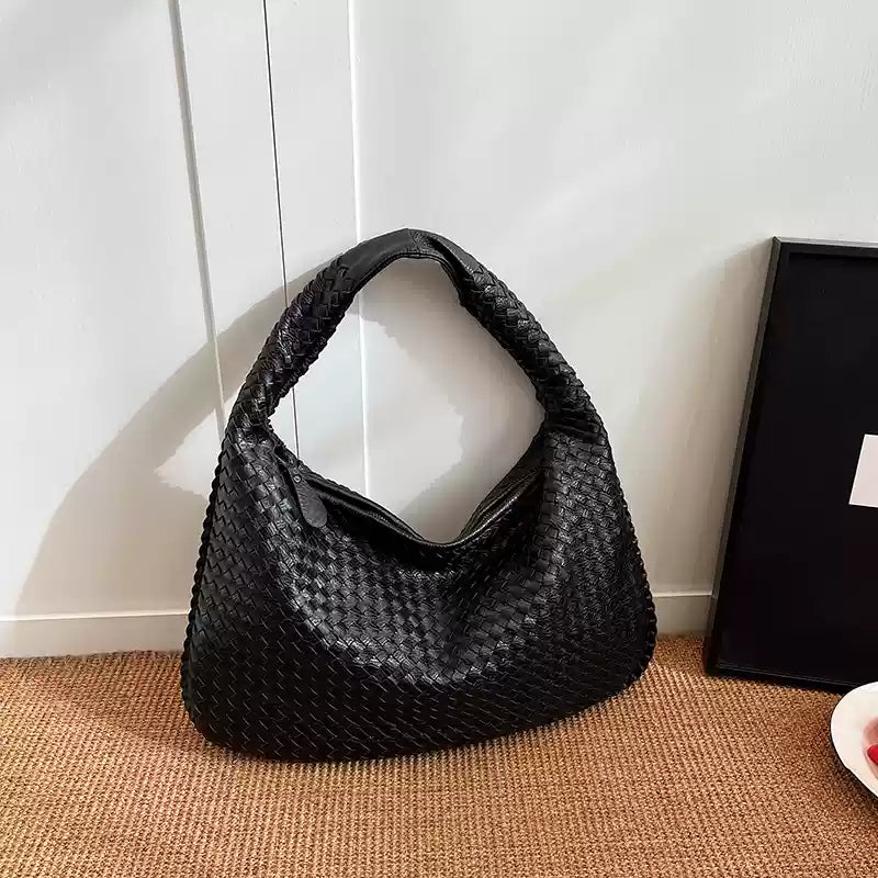 Polished Bag with an Effortless Classic Look