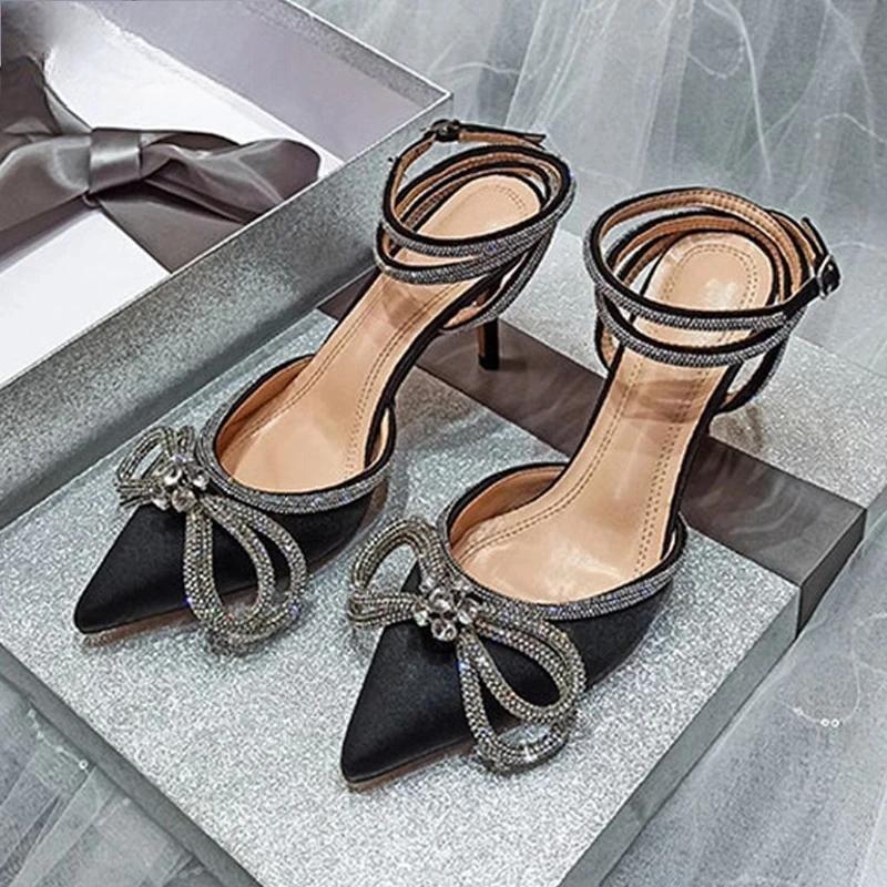 A Vintage Style Heels with Delicate Timeless Details