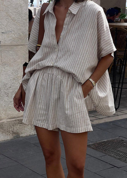 Effortlessly Elegant Garment with a Timeless Design