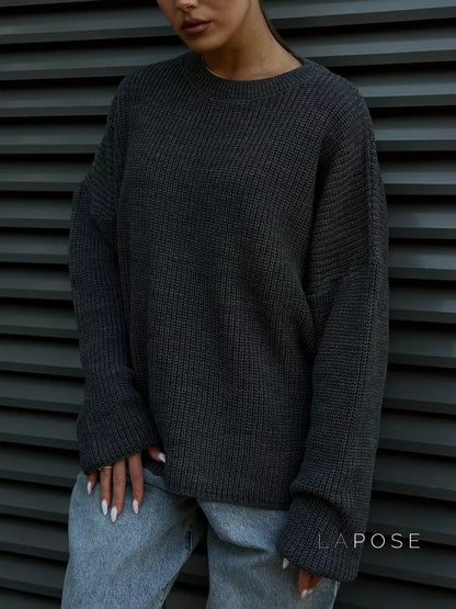 Well Tailored Sweater with a Graceful Silhouette