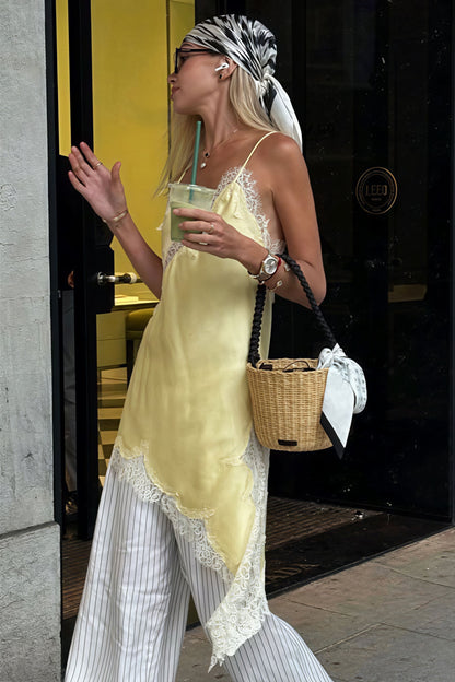 Effortlessly Elegant Top with a Timeless Design