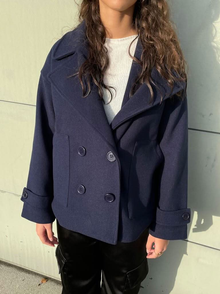 Effortlessly Elegant Coat with a Timeless Design