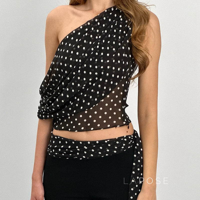 Effortlessly Elegant Top with a Timeless Design