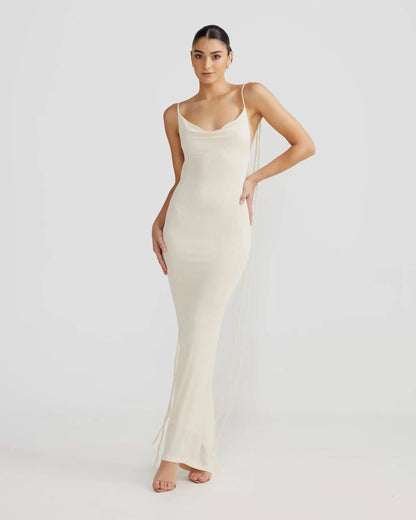 Effortlessly Elegant Dress with a Timeless Design