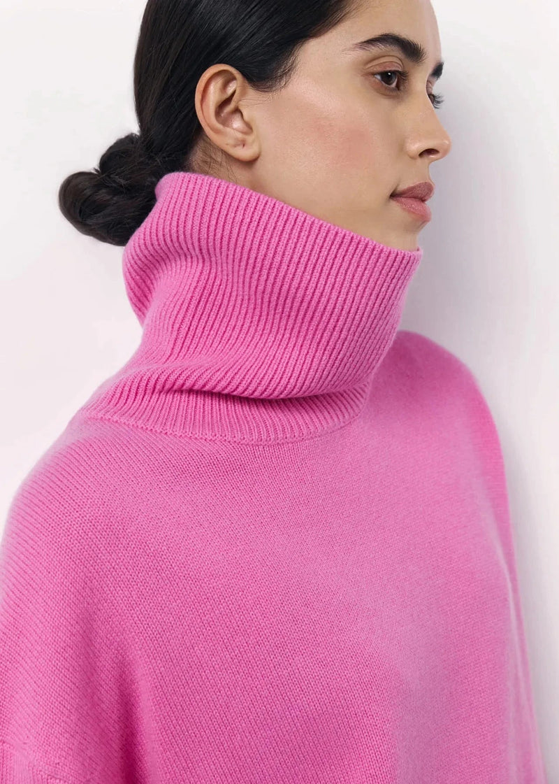 Beautifully Crafted Sweater in a Classic Style
