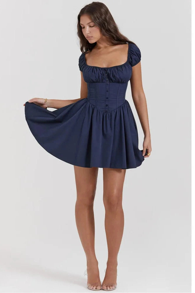 Well Tailored Dress with a Graceful Silhouette