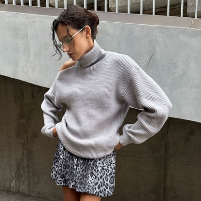 Well Tailored Sweater with a Graceful Silhouette