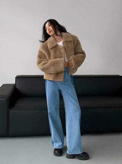 Well Tailored Coat with a Graceful Silhouette