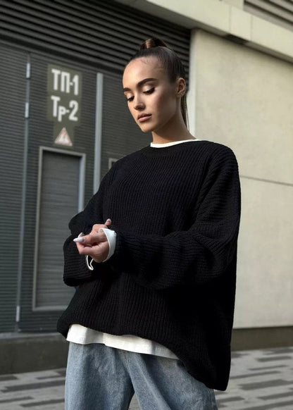 Well Tailored Sweater with a Graceful Silhouette