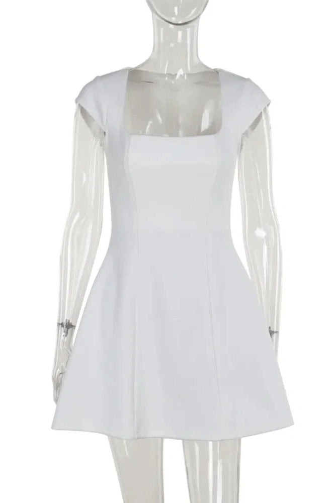 Well Tailored Dress with a Graceful Silhouette