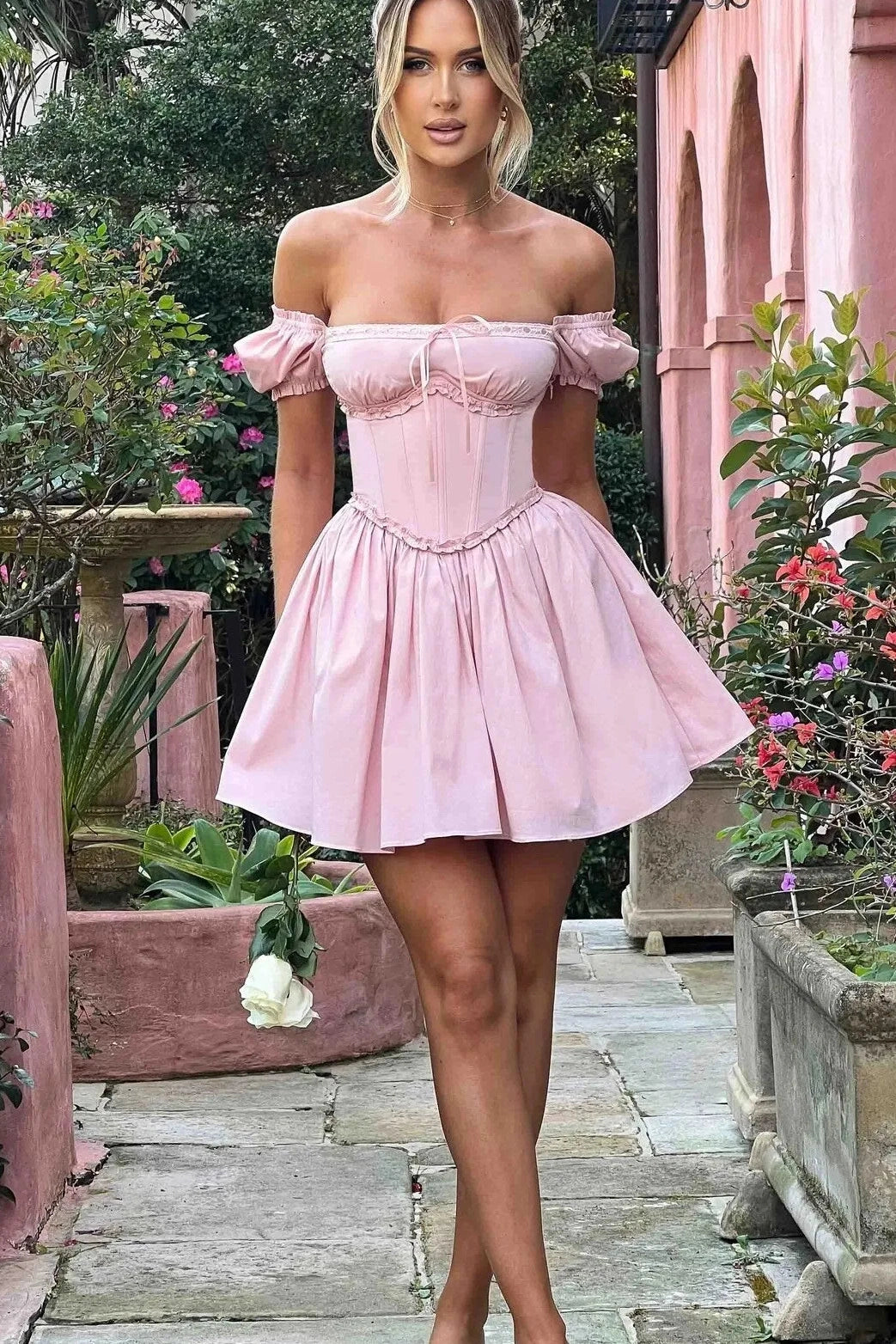 Classic Vintage Dress with a Flattering Fit
