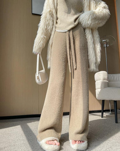 Classic Vintage Pants with a Flattering Fit