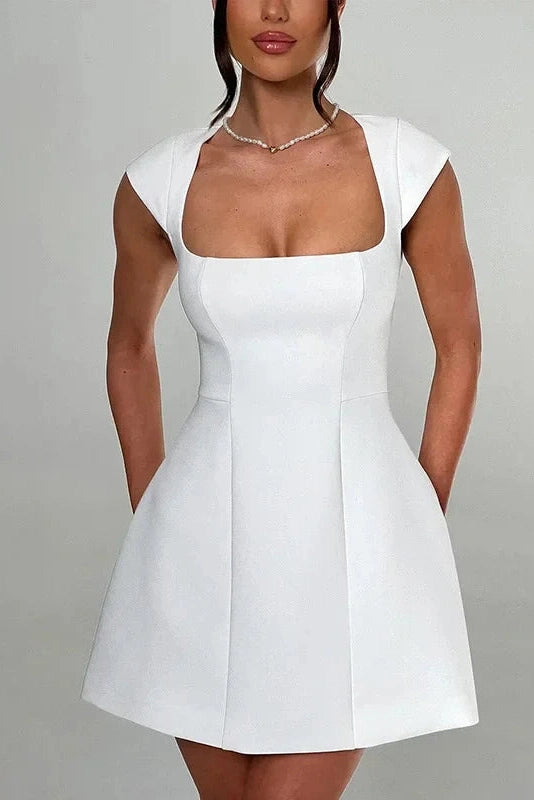 Well Tailored Dress with a Graceful Silhouette