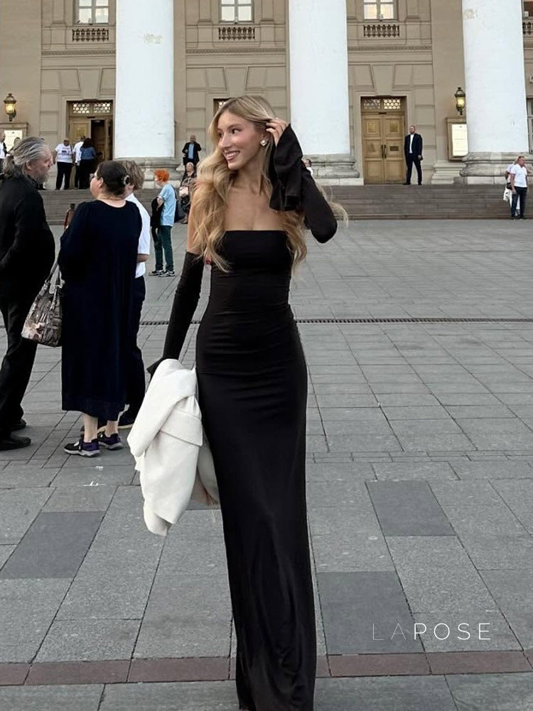 Beautifully Finished Dress in a Timeless Design