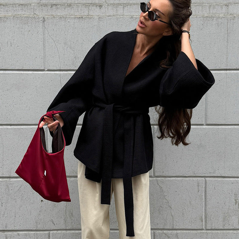 Effortlessly Elegant Jacket with a Timeless Design