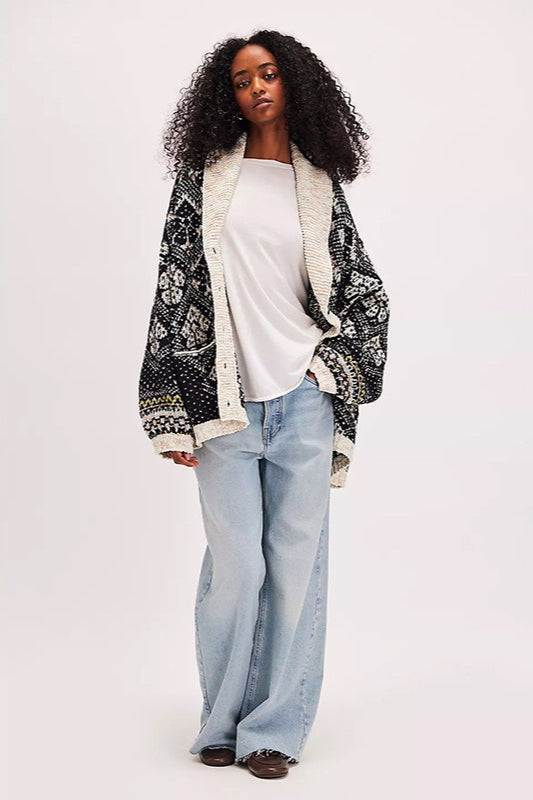Well Tailored Cardigan with a Graceful Silhouette