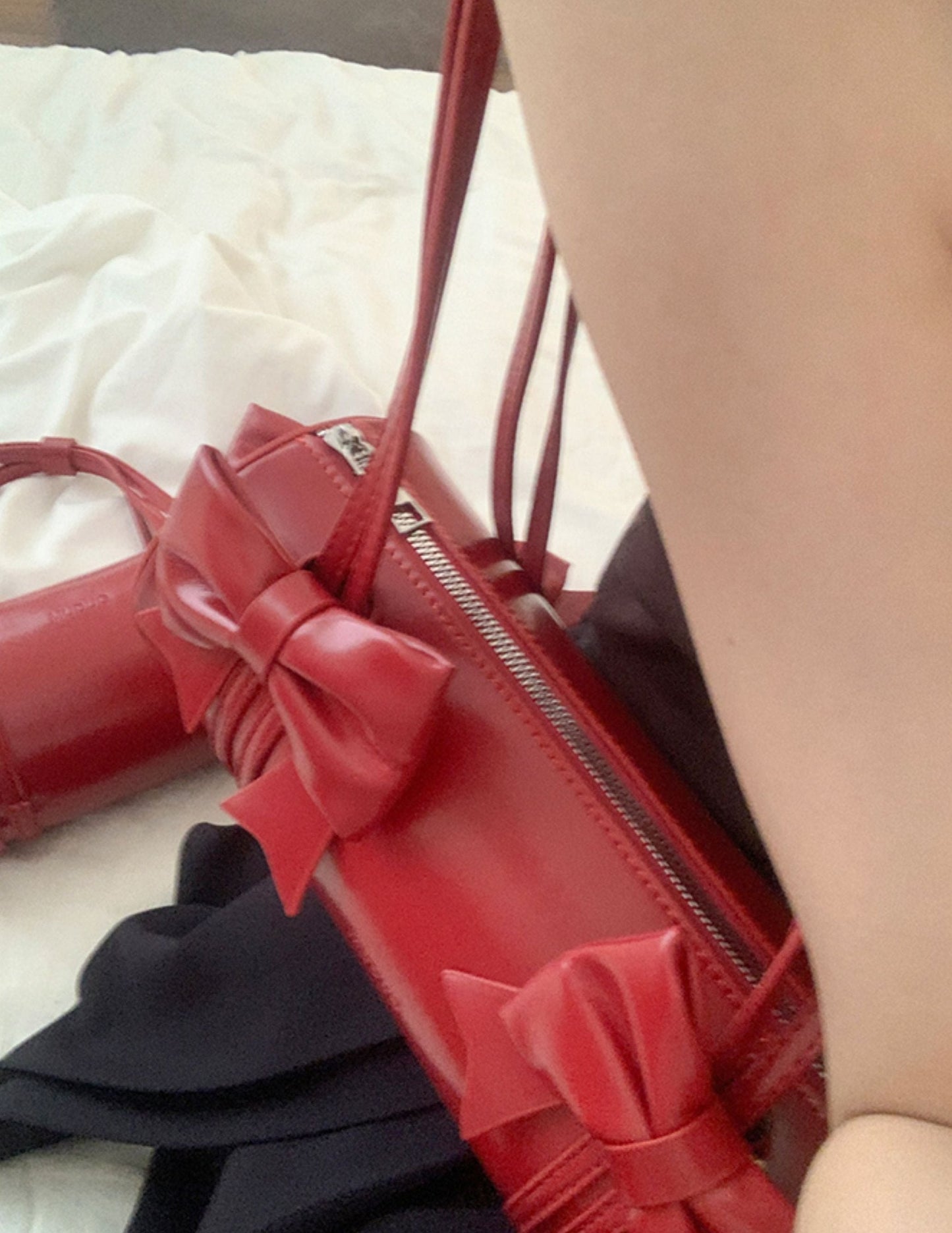Gracefully Styled Bag for Any Occasion