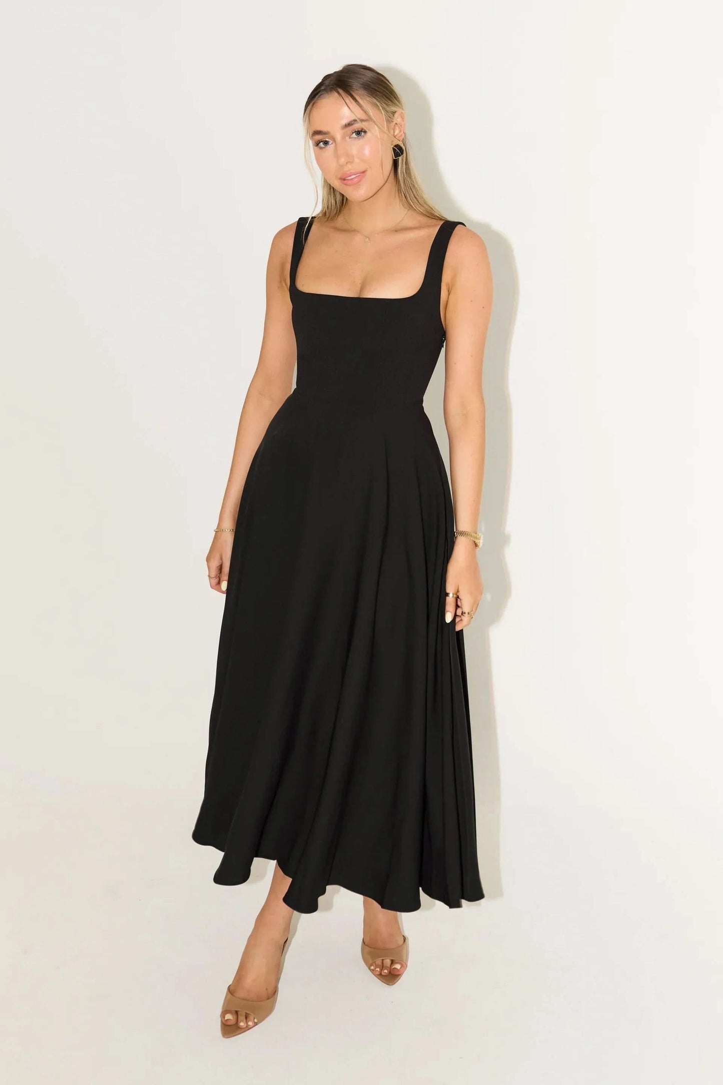 Classic Vintage & Enduringly Stylish Dress