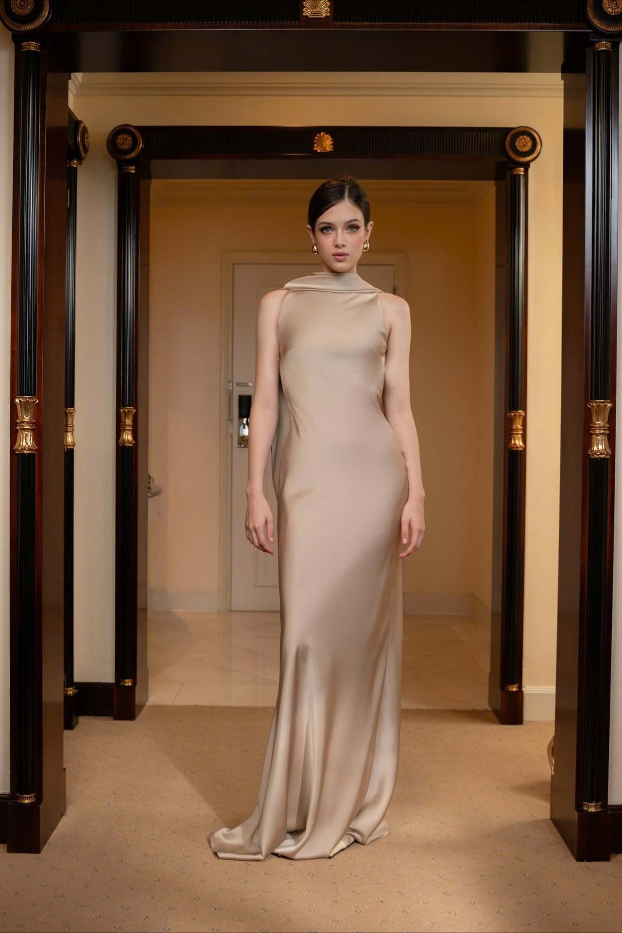 Beautifully Crafted Dress in a Classic Style