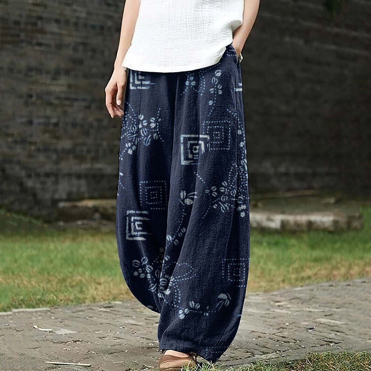 Women‘s Tribal Floral Art V Neck Linen Blend Pants elevenforest